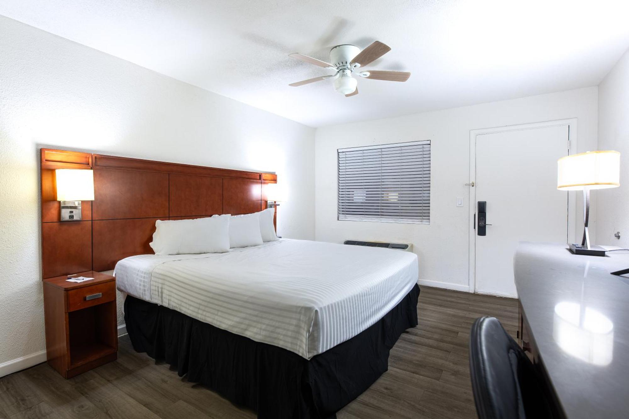 Travelodge By Wyndham Parker Εξωτερικό φωτογραφία